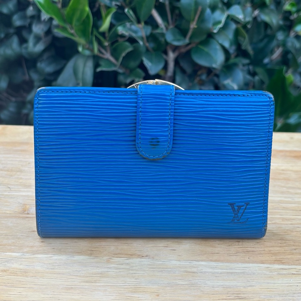 Louis Vuitton Epi Blue Leather Kisslock Wallet